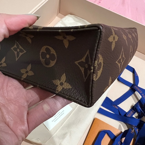 Brand new Toilet pouch 26 - Picture 11 of 15